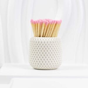 9.5 cm Wooden Matches – Pink Light Heads