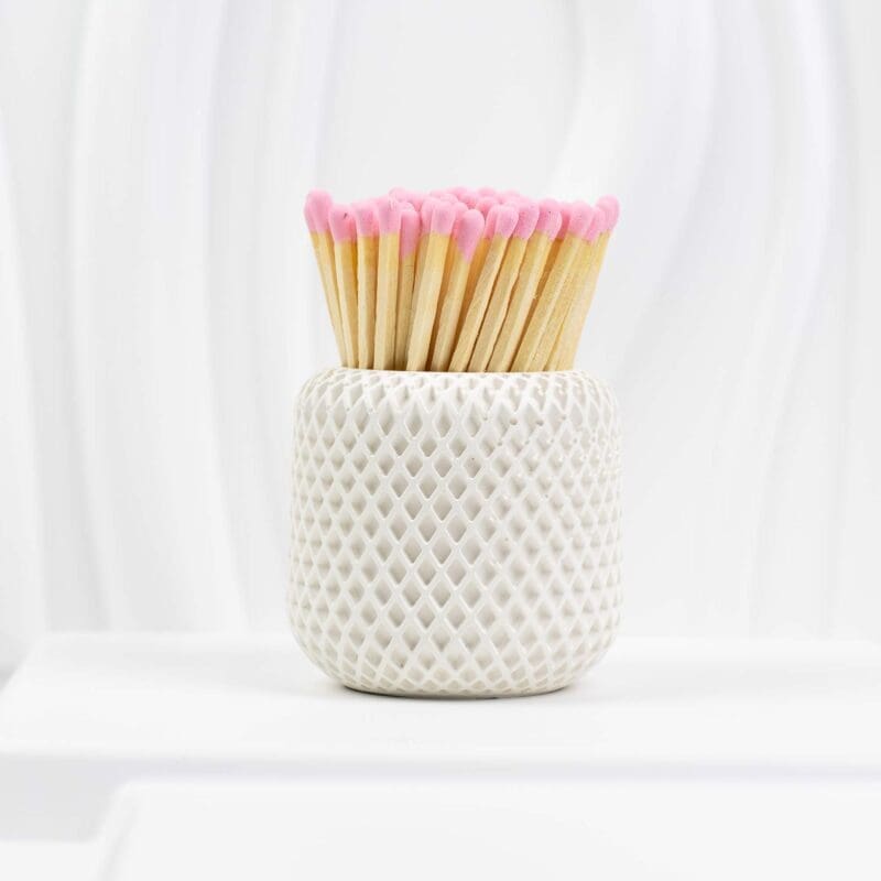 9.5 cm Wooden Matches – Pink Light Heads