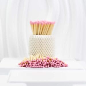 9.5 cm Wooden Matches – Pink Light Heads