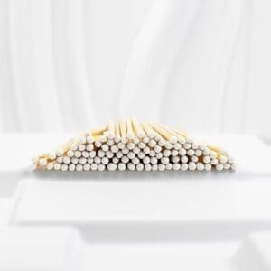 9.5 cm wooden matches with white heads for candles, fireplaces, barbecues, and fire pits — stylish and practical home matches.