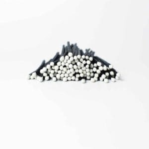 4.8 cm Black + White Head Matches Elegant black and white-headed matches in a glass jar, stylish 4.8 cm match set for candles and fireplace, minimalist black and white matches as a gift